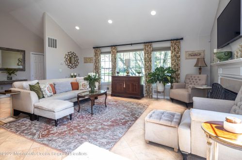 361 Dwight Rd, Middletown NJ  07748-3074 exterior