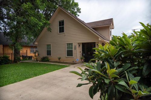 1815 Denver Ave, Fort Worth, TX 76164-8604