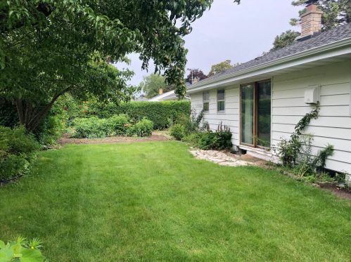 2101 Lexington Dr, Manitowoc WI  54220-1734 exterior