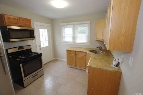 404 Garden St, North Bellmore, NY 11710-4516