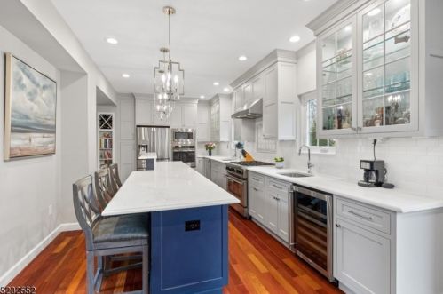 2 York Dr, Princeton NJ  08540-7939 exterior