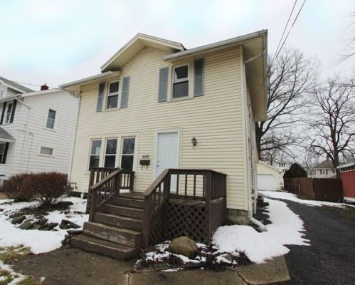 466 Forest St, Marion, OH 43302-5261