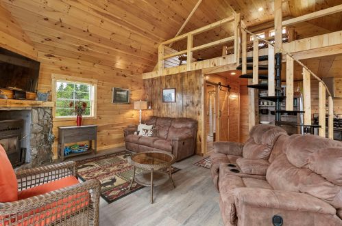 127 Bennett Hl Rd, Columbia NH  03576-3308 exterior