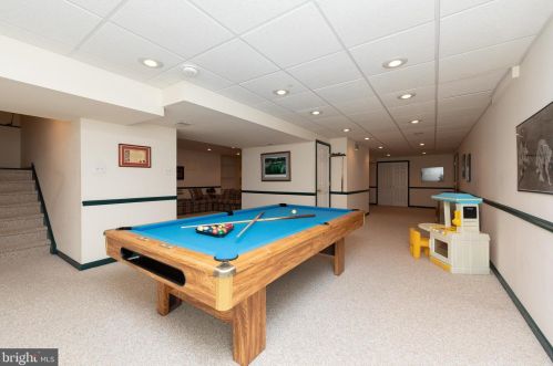 718 Meadowcreek Cir, Prospectville PA 19002-2074 exterior