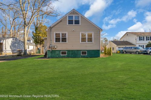 237 Cassville Rd, Jackson Twp NJ  08527-4717 exterior