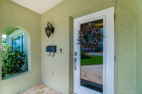6809 10th Ct, Hollywood, FL 33023-1613