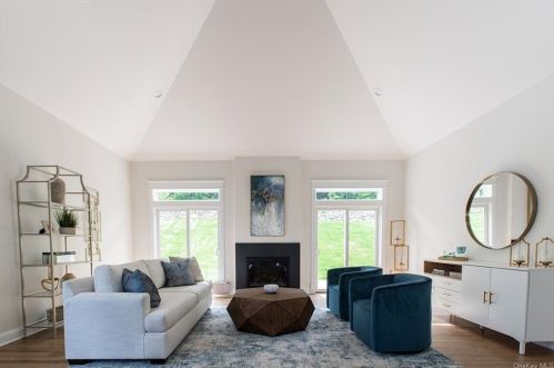 307 Route 100, Somers Town, NY 10589-3227