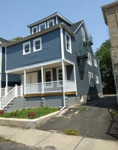 528 Clinton St, East Orange, NJ 07018-1033