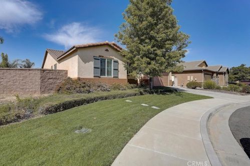 1433 Venetian Mallow Ct, Beaumont CA  92223-8639 exterior