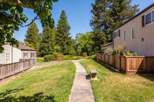 1616 Yardley St, Santa Rosa CA 95403-2397 exterior