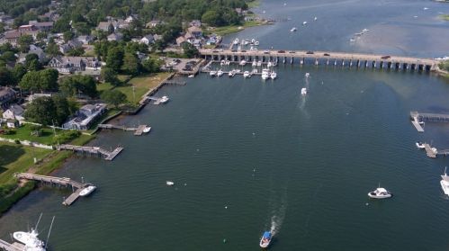 331 Un St, Yarmouth MA 02664-4564 exterior