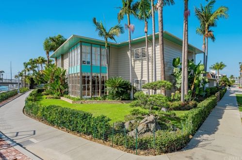 15 The Colonnade, Long Beach, CA 90803-4044