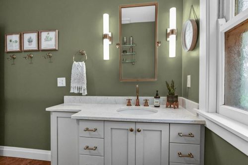 1051 Spaight St, Madison WI 53703-3701 exterior