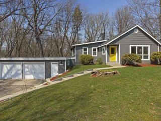 13314 Inverness Rd, Hopkins, MN 55305-4007
