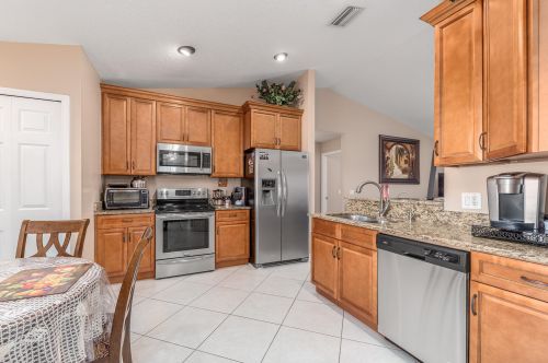 950 Connecticut Ter, Fort Pierce FL 34953-1514 exterior