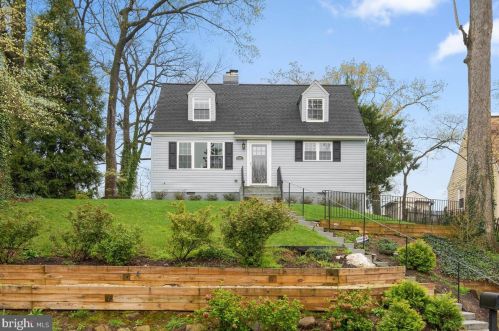6823 Donahue Ct, Falls Church, VA 22042-2606