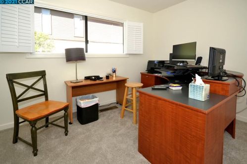 2480 Ln Canada Ct, Pinole CA exterior