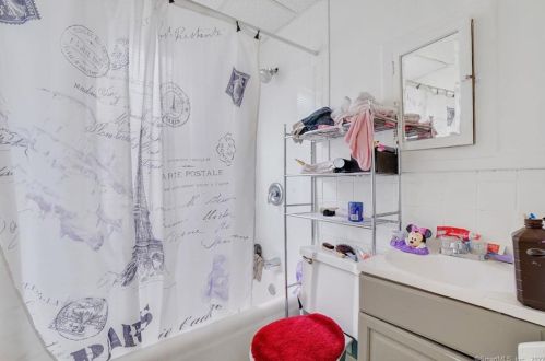 69 Emmett Ave, Derby CT 06418-1231 exterior