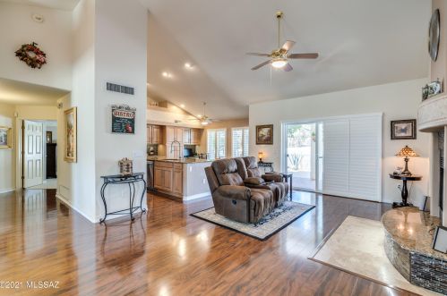 10729 Eagle Eye Pl, Tucson AZ 85737-9074 exterior