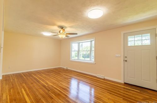 23 Mcintosh Ave, Uncasville CT  06382-2227 exterior