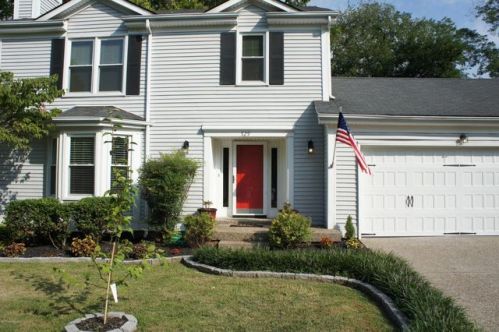 529 Vineleaf Dr, Louisville, KY 40222-4692