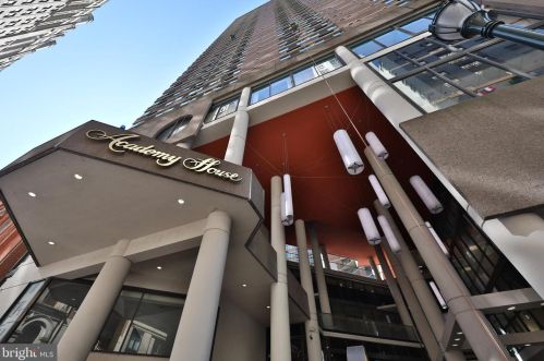 1420 Locust St, Philadelphia PA  19102-4201 exterior