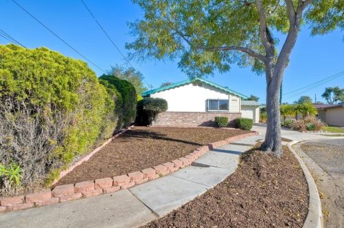 4542 Mt Frissell Dr, San Diego CA 92117-4811 exterior