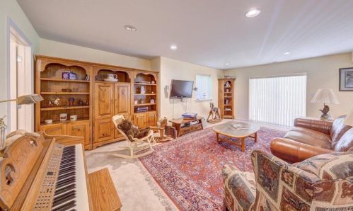 56 Putters Way, Middletown NY  10940-2664 exterior