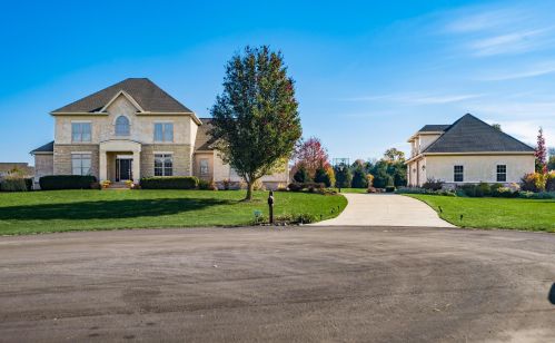 4176 Ashbury Dr, Carroll OH  43112-9418 exterior