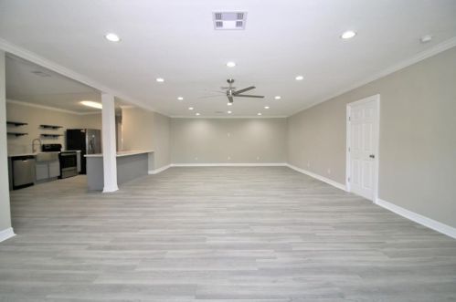 3328 Bernardo De Galvez Ave, Galveston, TX 77550