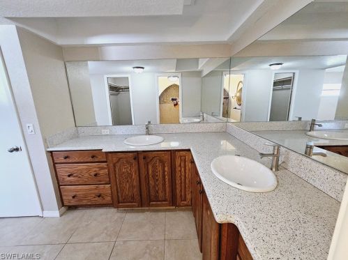 2911 5 Pl, Cape Coral FL  33904-3410 exterior