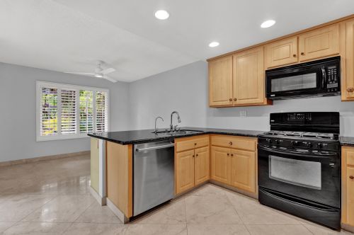 3912 Caminito Del Mar Cv, San Diego CA 92130-2519 exterior