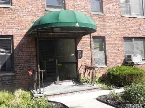 320 Atlantic Ave, East Rockaway, NY 11518-1142