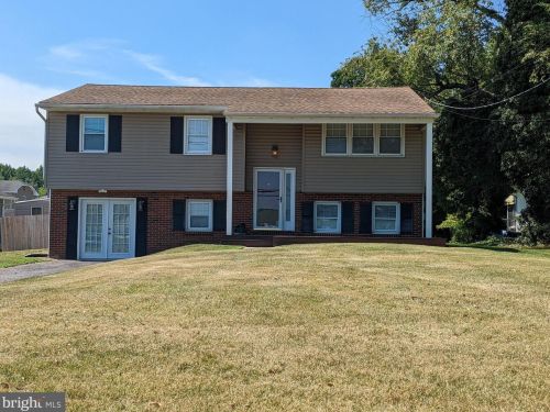 240 Shreve Ave, Barrington, NJ 08007-1508