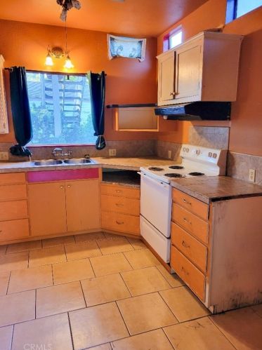 103 Tunis St, Lakeport CA  95453-4605 exterior