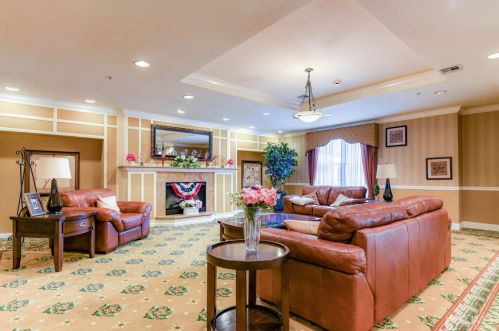 307 Regency Pl, Woodbridge NJ  07095-1032 exterior