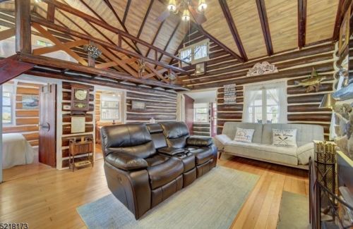 9 Woodside Dr, West Milford Lakes NJ  07480-4246 exterior