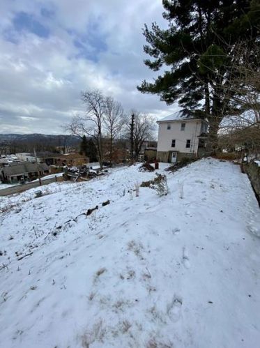 4121 Inland Ave, Pittsburgh, PA 15122-2221