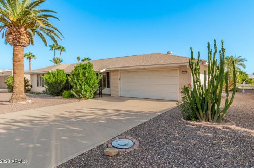 9707 Oakstone Dr, Sun City, AZ 85351-2470