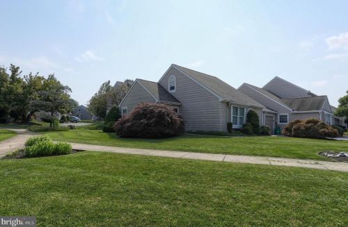 281 Crescent Dr, Swatara PA  17033-2335 exterior