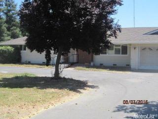 5342 Service Rd, Hughson, CA 95326-9542