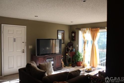 315 Bromley Pl, East Brunswick, NJ 08816-5107