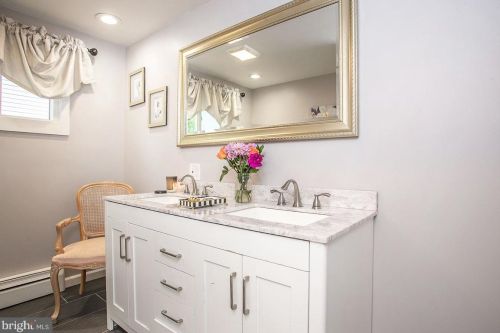 808 Maple Ave, Limerick PA  19468-2987 exterior