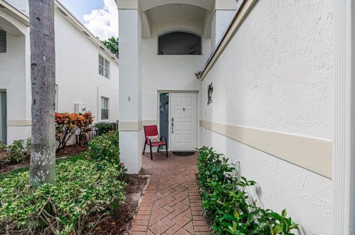 7904 Laina Ln, Boynton Beach, FL 33437-8403