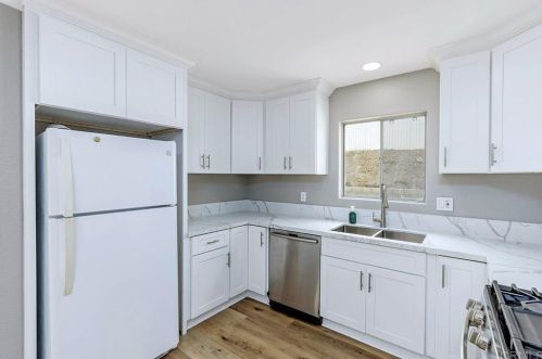 407 Camelot Dr, Oceanside, CA 92054-4516