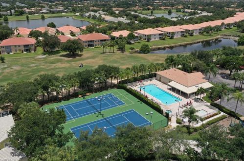 2042 Morning Sun Ln, Naples FL 34119-3323 exterior