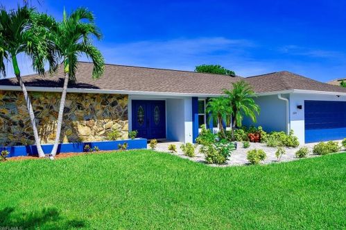 320 Hazelcrest St, Marco Island FL  34145-5230 exterior