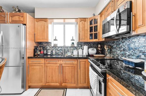 2637 9th Ct, Hialeah FL  33010-1223 exterior