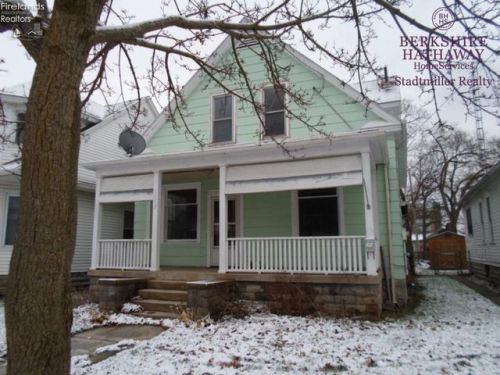 1113 Ging St, Sandusky, OH 44870-3454