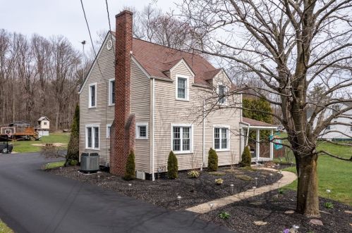 5313 State St, Hermitage PA  16148-9444 exterior